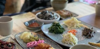 밥상에 둘러앉아