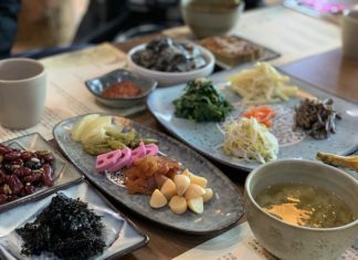 밥상에 둘러앉아