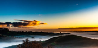 운해를 이루는 아침 안개 경