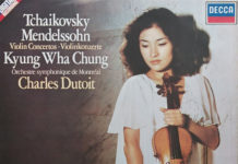 영원히 여성적인 것이 우리를 이끌어가는도다