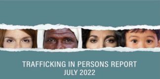 “포로 된 자에게 자유를, 갇힌 자에게 놓임을 선포하며”