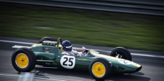 갓길로 달린 놈