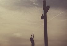 “뜻이 하늘에서 이룬 것 같이 땅에서도 이루어지이다”