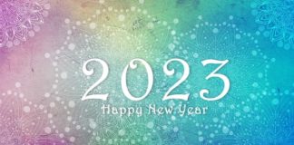 바닷가로 모여드는 사람들