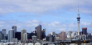 “그 성읍의 평안을 구하라…”