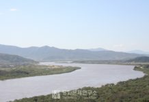 두만강은 흐른다!