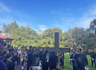 “십자가로 하나 된 길”