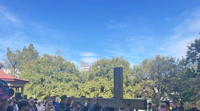 “십자가로 하나 된 길”