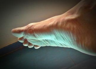 “우리의 발을 씻겨 주셨습니다”(요한복음 13:1~15)