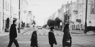 자녀를 잘 다스리는 가정