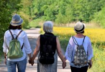 세대 간 모든 구성원의 소통 필요해