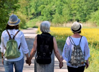 세대 간 모든 구성원의 소통 필요해