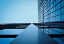 10층 피라미드 빌딩