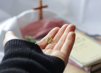 아기가 태어나서 가족이 되고 나라가 된다