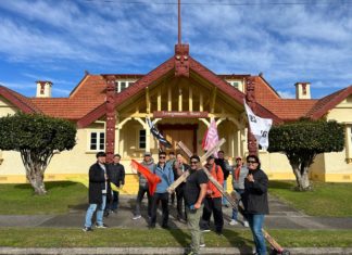 나루아와이야(Ngaruawahia)의 전도축제