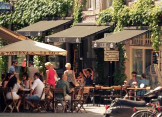 이십 년 세월이 벌려 논 마음의 간극