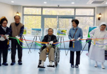 그림 전시회로 갈음한 장례식