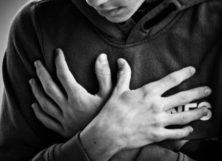 내면의 고통이 신체적 고통으로