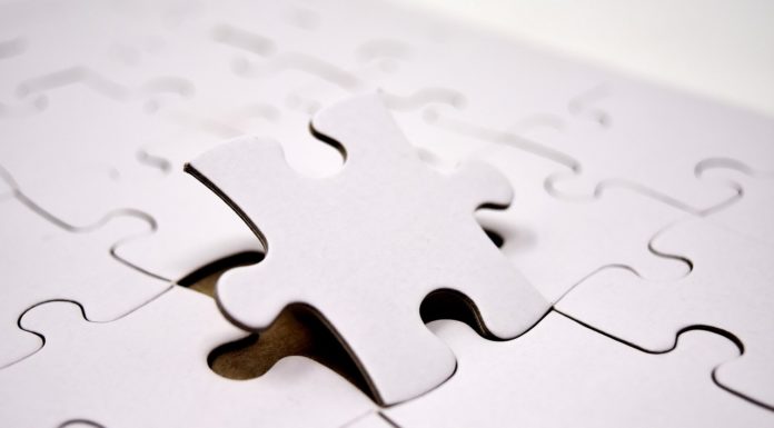 퍼즐 맞추어지다