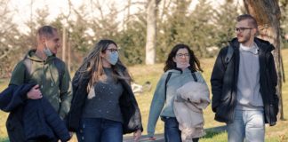 세대적 정체성과 다른 세대를 깊이 들여다보기