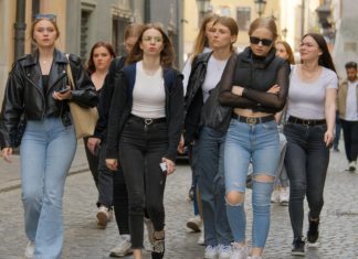 ‘어떻게 살아남을 것인가’ 고민하는 다음 세대