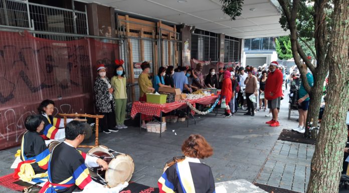 홈리스를 향한 따뜻한 손길들