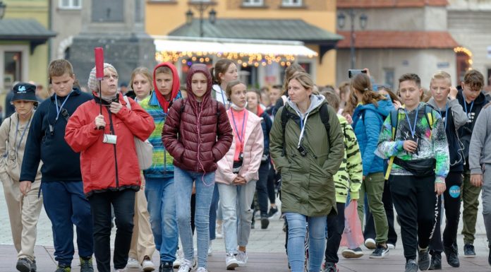 세대별 관점의 차이를 통해 알아 가기