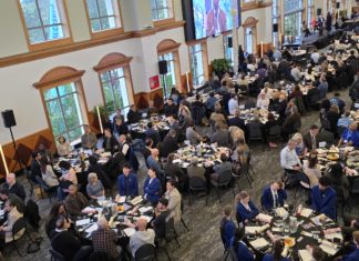 NZ의 도시 위해 기도하는 역사가 계속 일어나