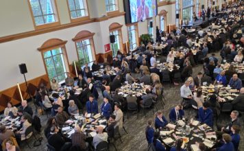 NZ의 도시 위해 기도하는 역사가 계속 일어나