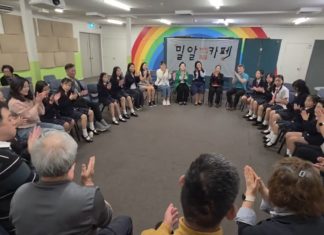 밀알 건강하루카페: 축제 같은 바자회