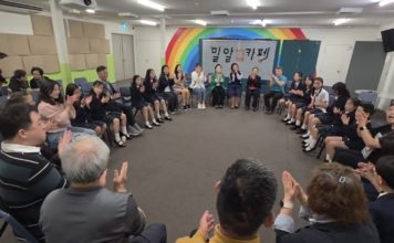 밀알 건강하루카페: 축제 같은 바자회