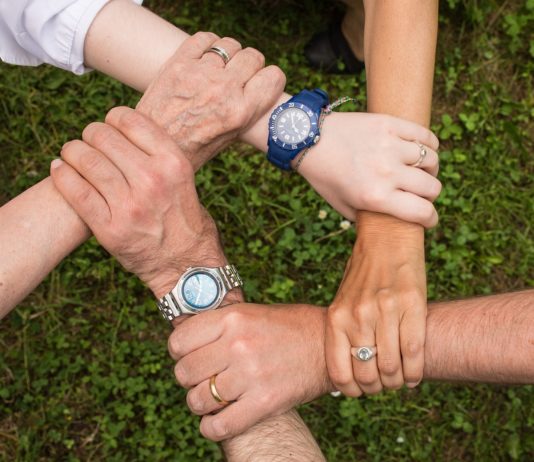 다음세대를 위해 건강한 공동체를 세우는 일