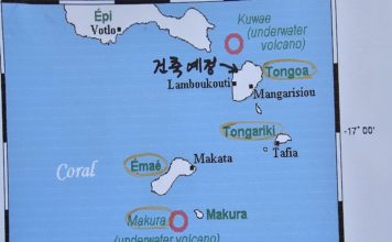 선교센터 건립을 위해 목수들의 지원 기다려
