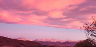 요한계시록을 여는 열쇠로서의 예배