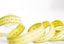 “다리통 좀 재봅시다”